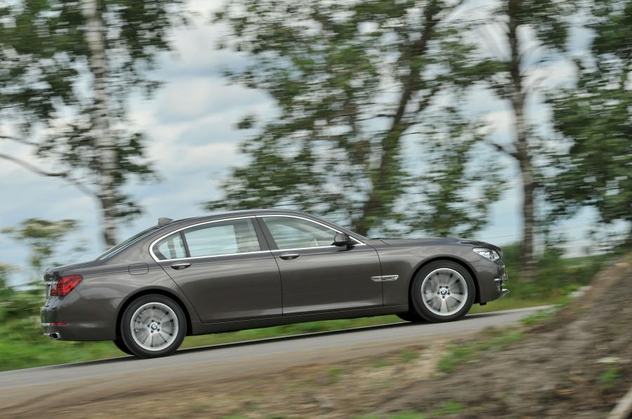  BMW 750iL 2013 года  (фото 58 из 96)